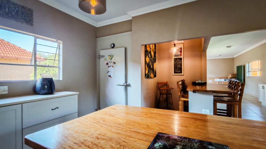 4 Bedroom Property for Sale in Melodie North West